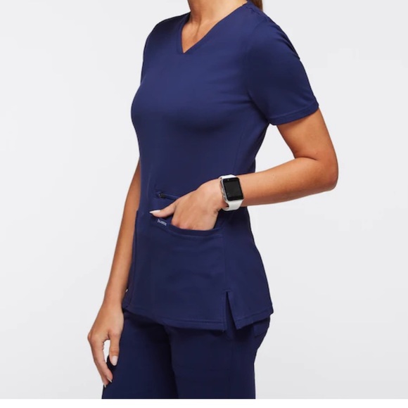 Jaanuu 4 pocket v neck scrub top - Picture 5 of 10